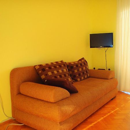 Apartments Roko Tisno Exterior photo