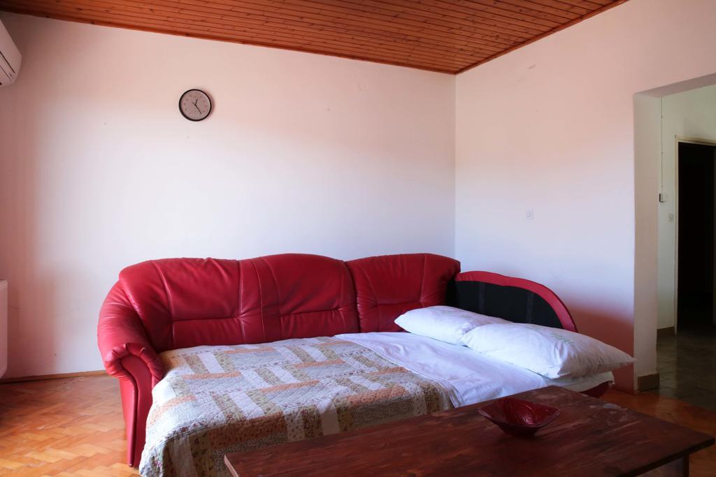 Apartments Roko Tisno Exterior photo
