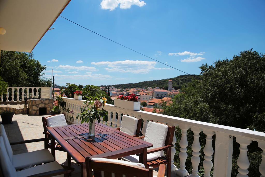 Apartments Roko Tisno Exterior photo