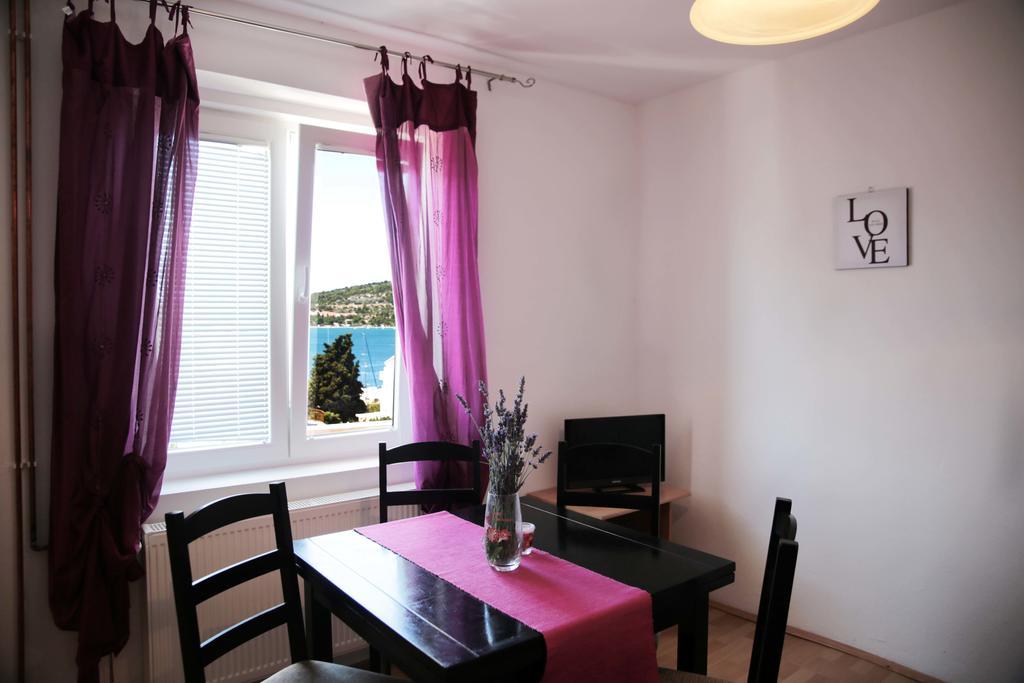 Apartments Roko Tisno Exterior photo