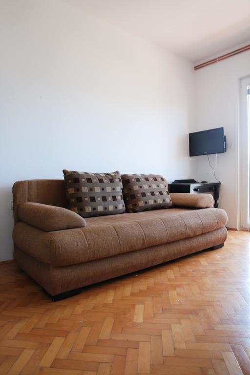 Apartments Roko Tisno Exterior photo