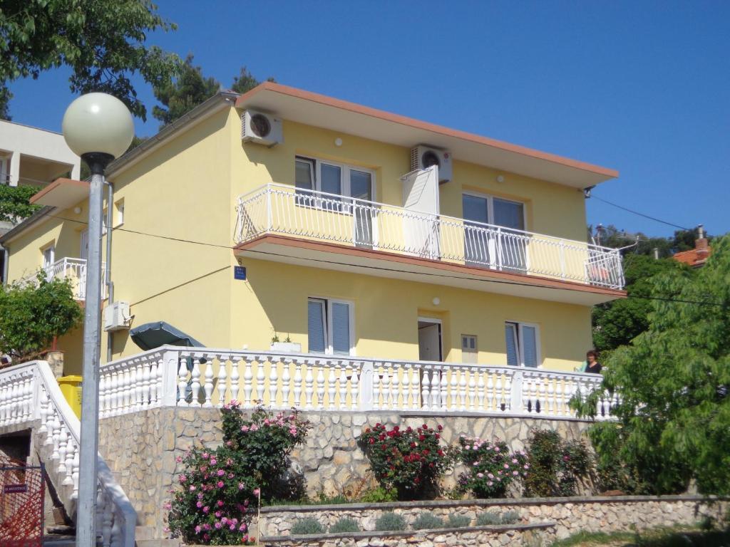 Apartments Roko Tisno Exterior photo