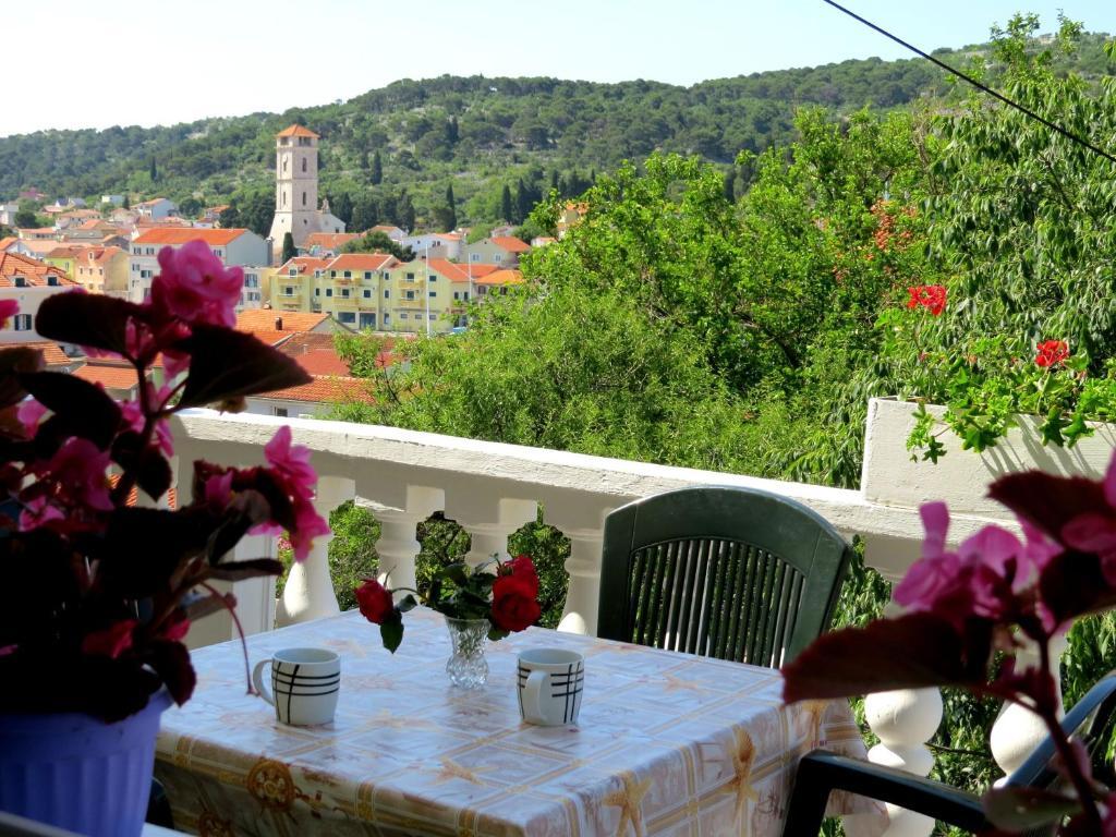 Apartments Roko Tisno Exterior photo